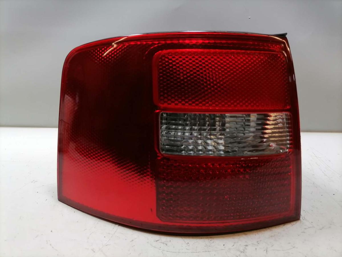 Audi A6 4B Rücklicht Rückleuchte Schlussleuchte links Zubehör Kombi Avant Facelift Bj.2004